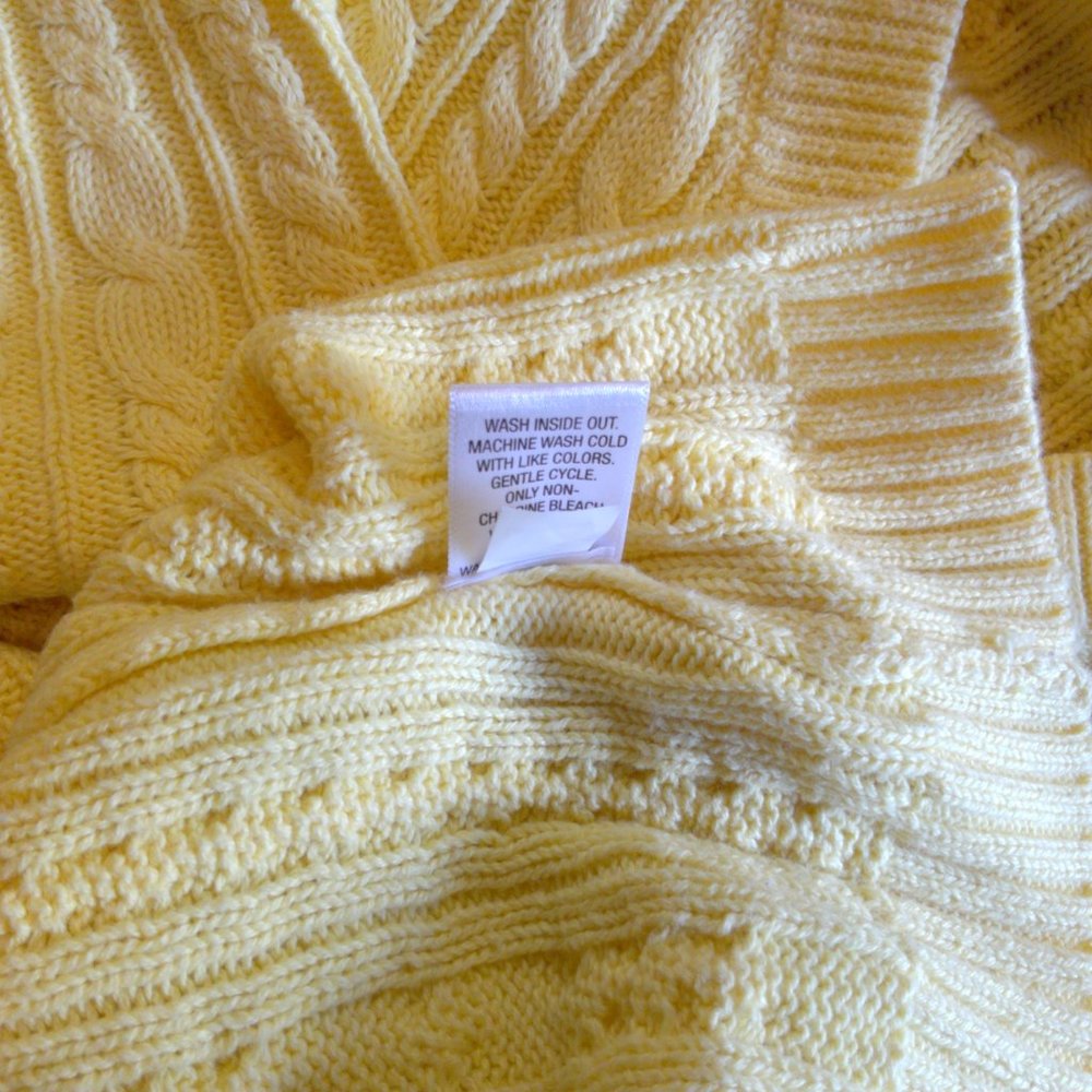 Pullover V-neck Sweater Small - Picture 2 of 6